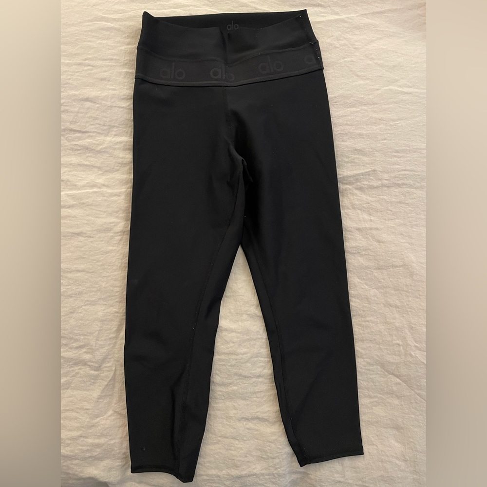 Alo leggings (capri length), size S, worn less than 10 times!